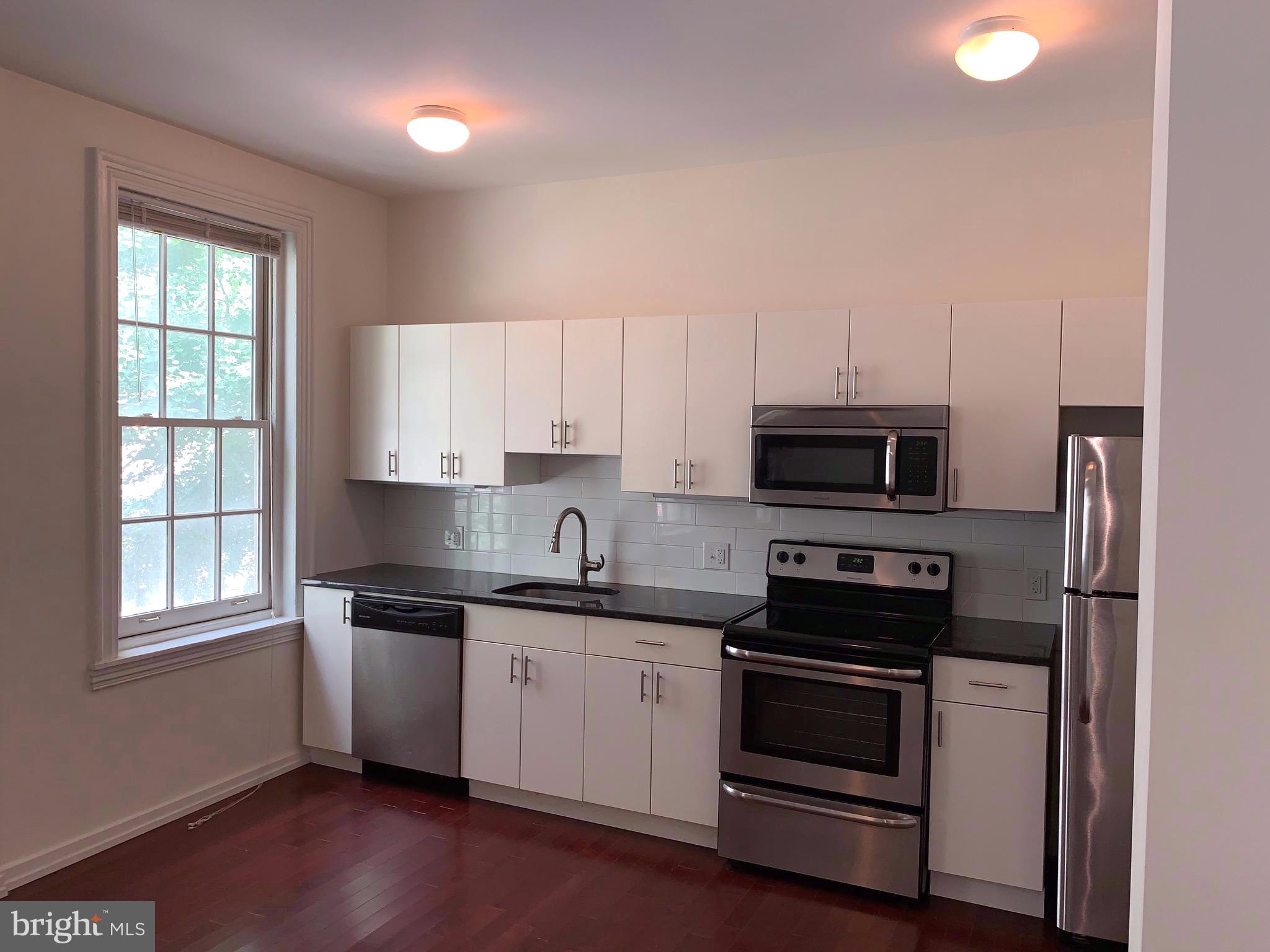 1300 SPRUCE STREET 2F