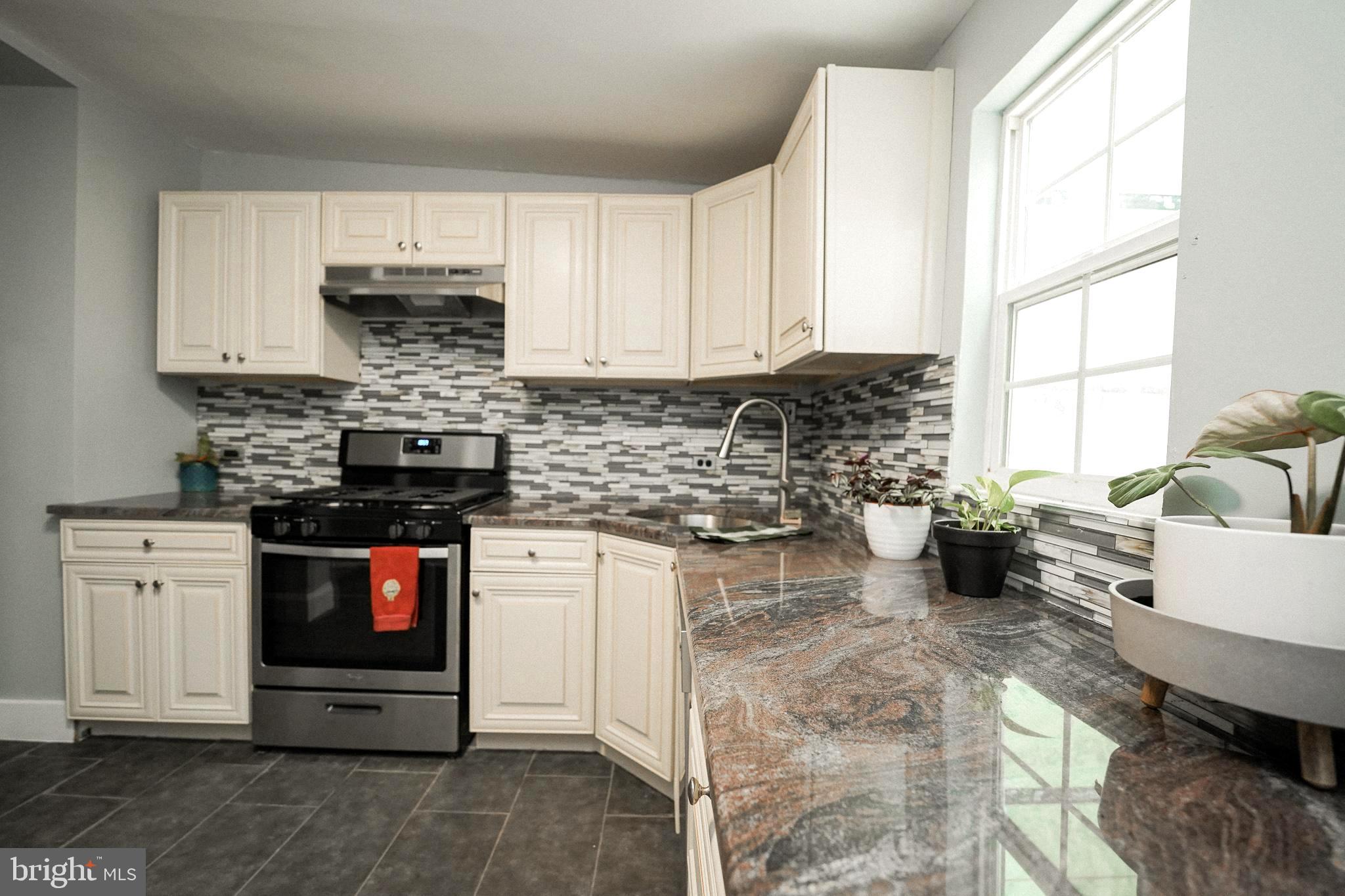 1847 E HAROLD STREET