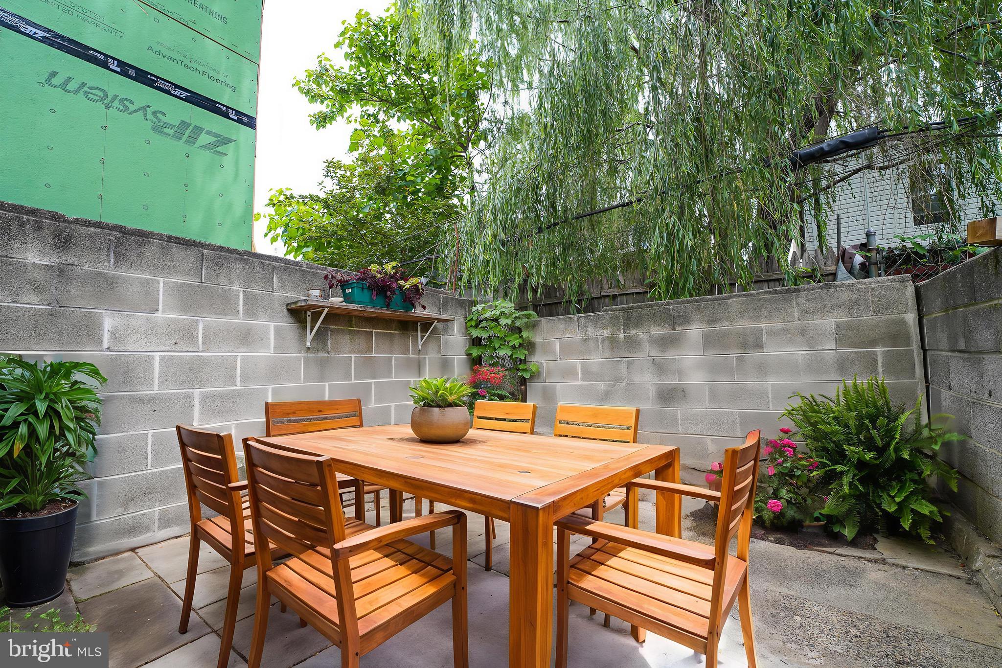 1847 E HAROLD STREET