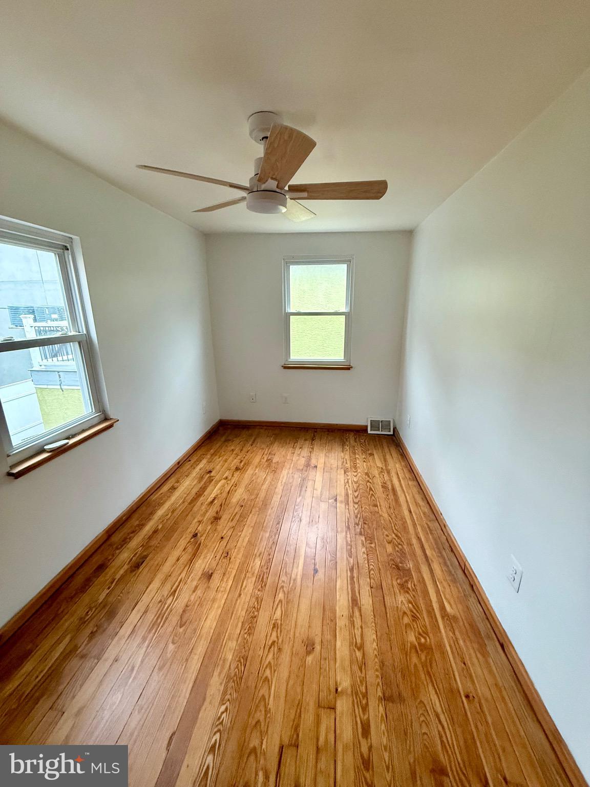 1249 E OXFORD STREET