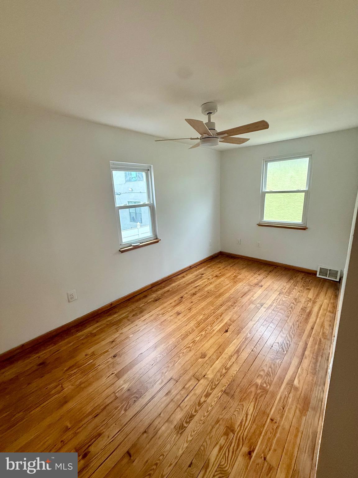 1249 E OXFORD STREET