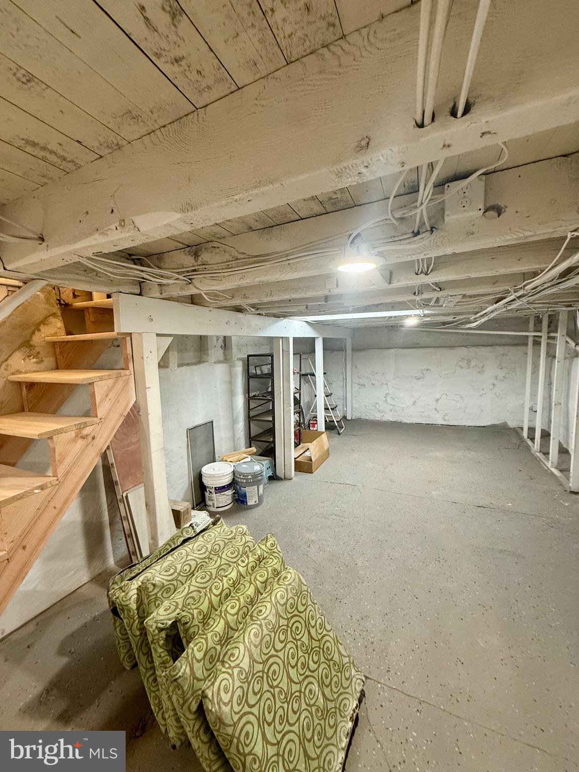 1249 E OXFORD STREET