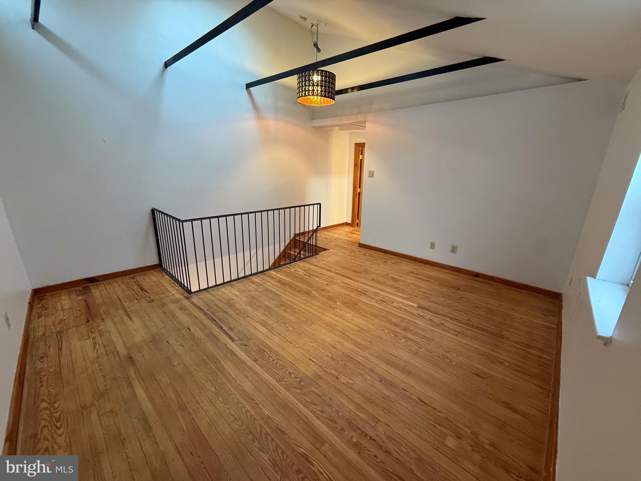 1249 E OXFORD STREET