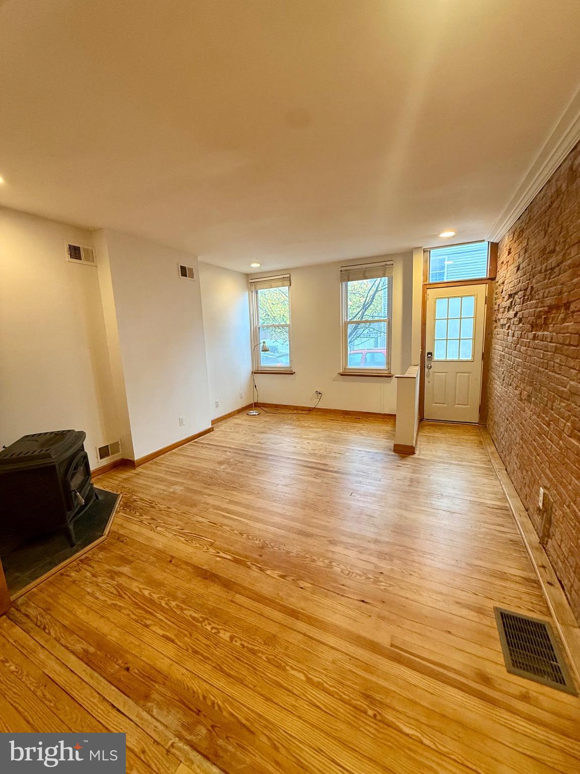 1249 E OXFORD STREET