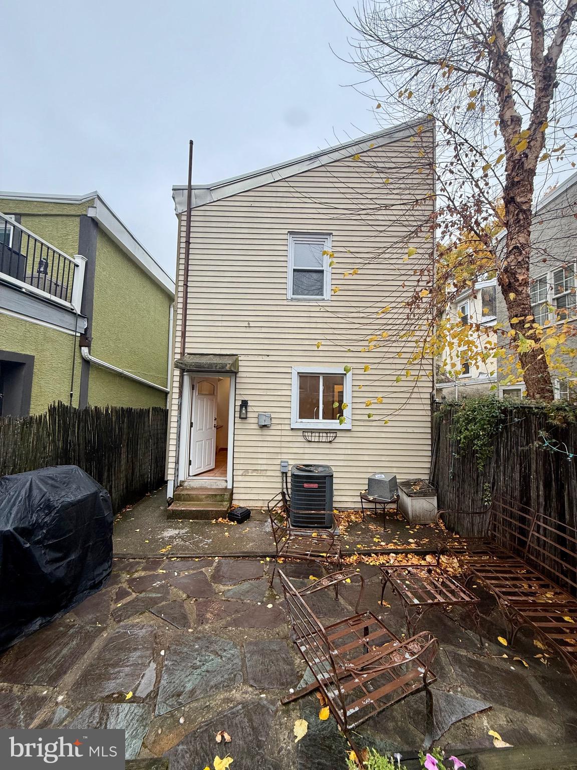 1249 E OXFORD STREET