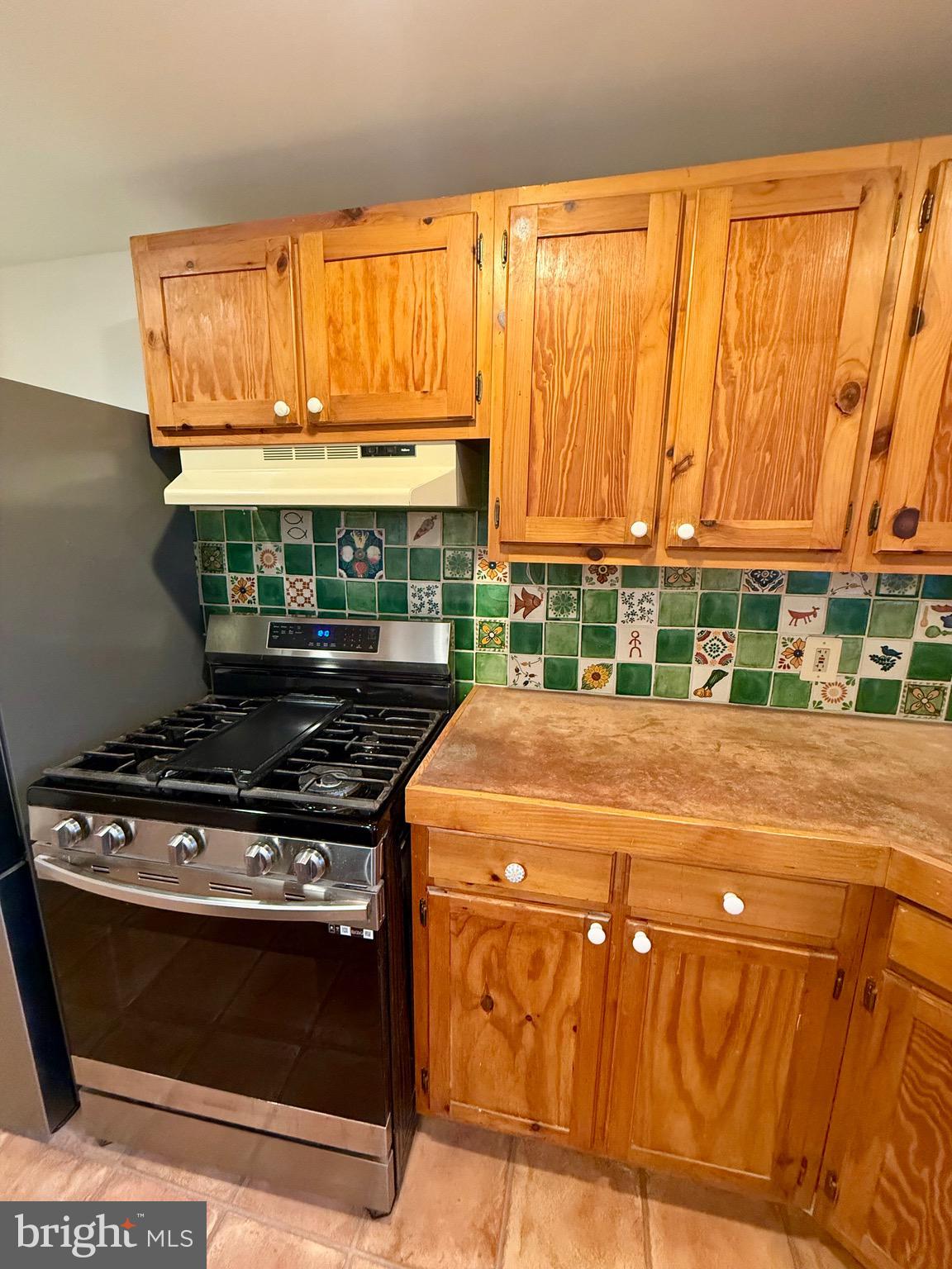 1249 E OXFORD STREET