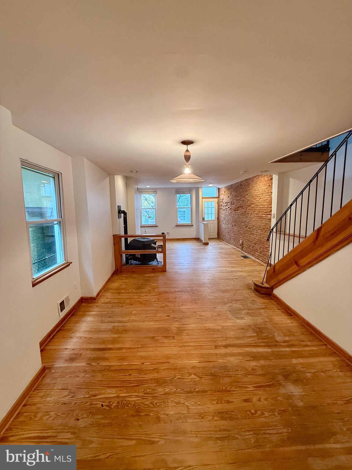 1249 E OXFORD STREET