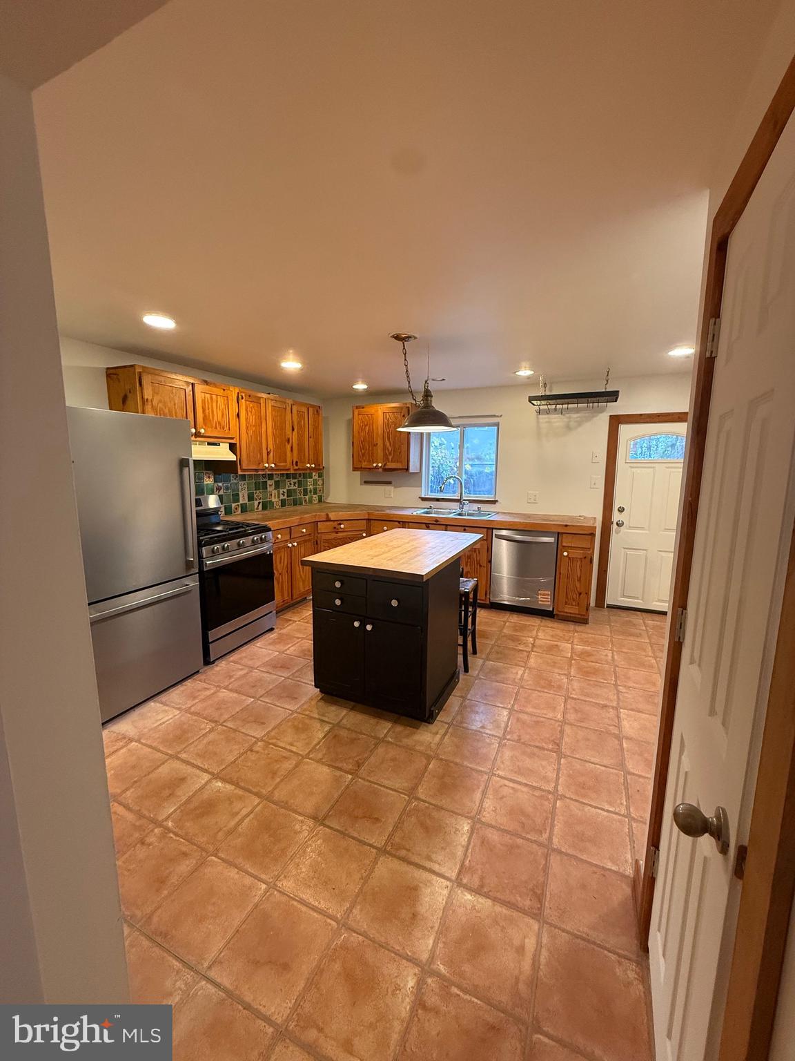 1249 E OXFORD STREET