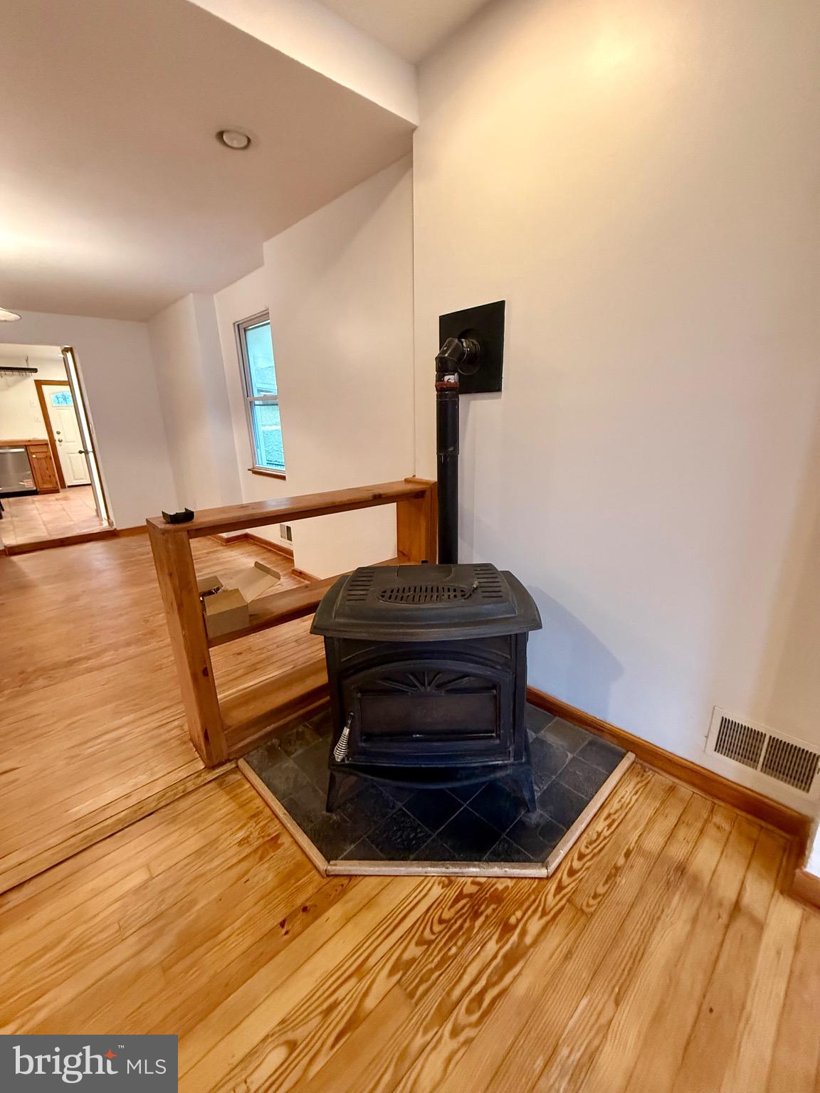 1249 E OXFORD STREET