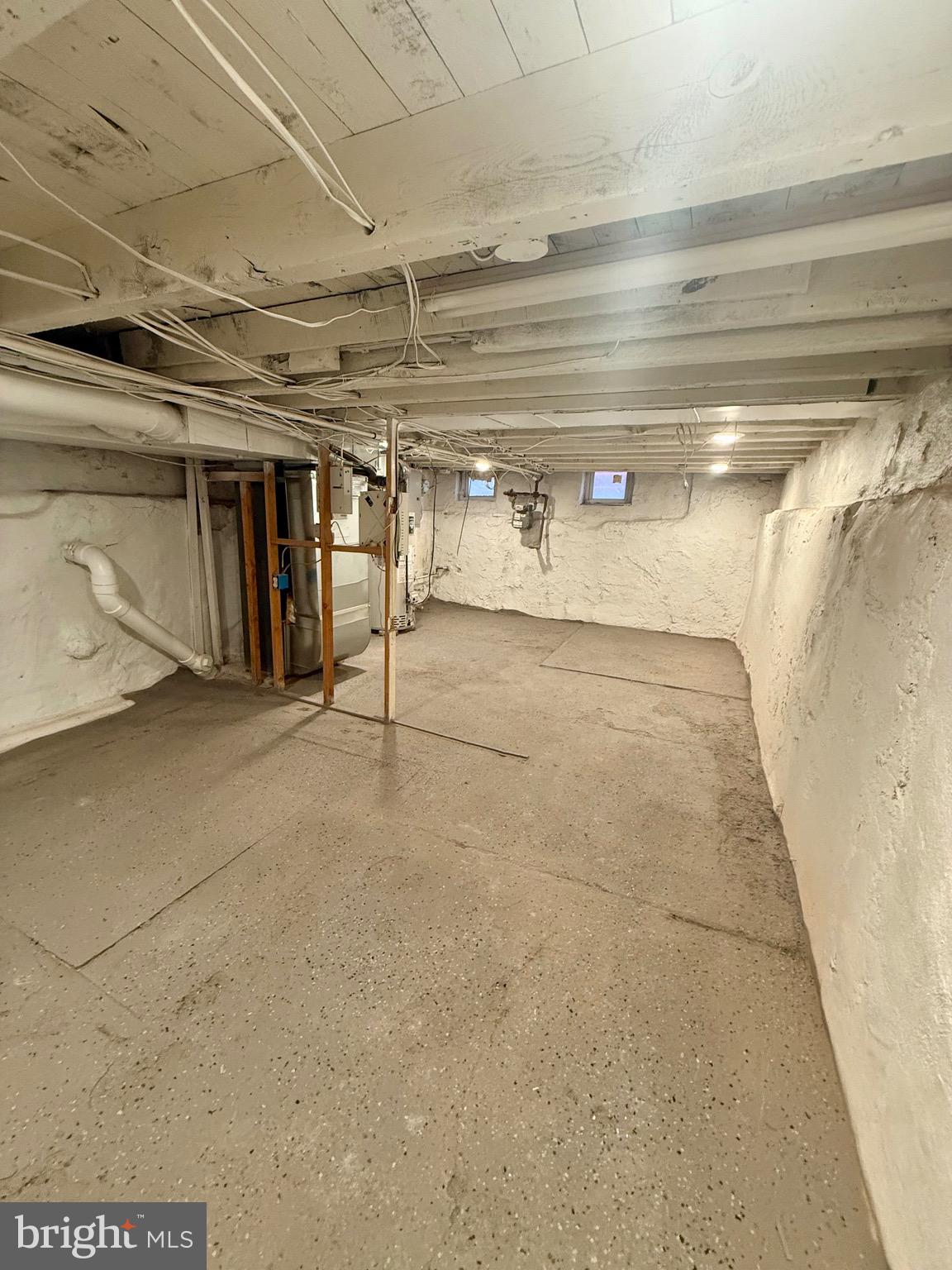 1249 E OXFORD STREET