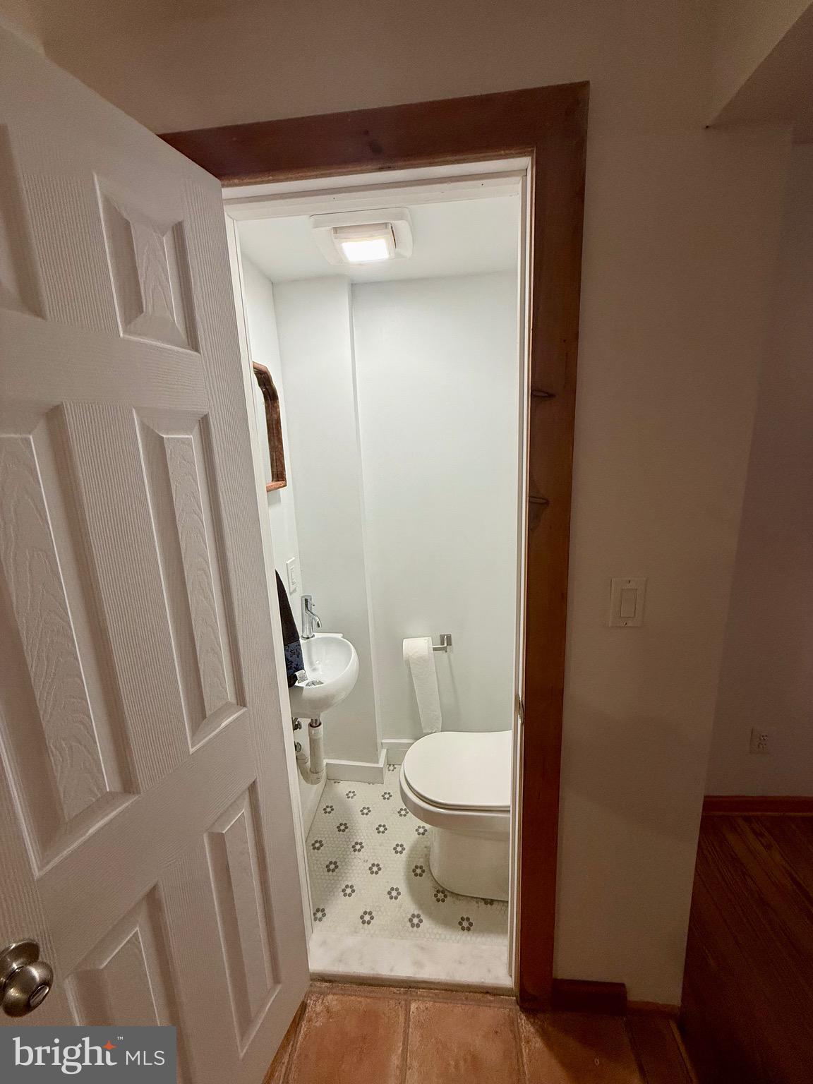 1249 E OXFORD STREET