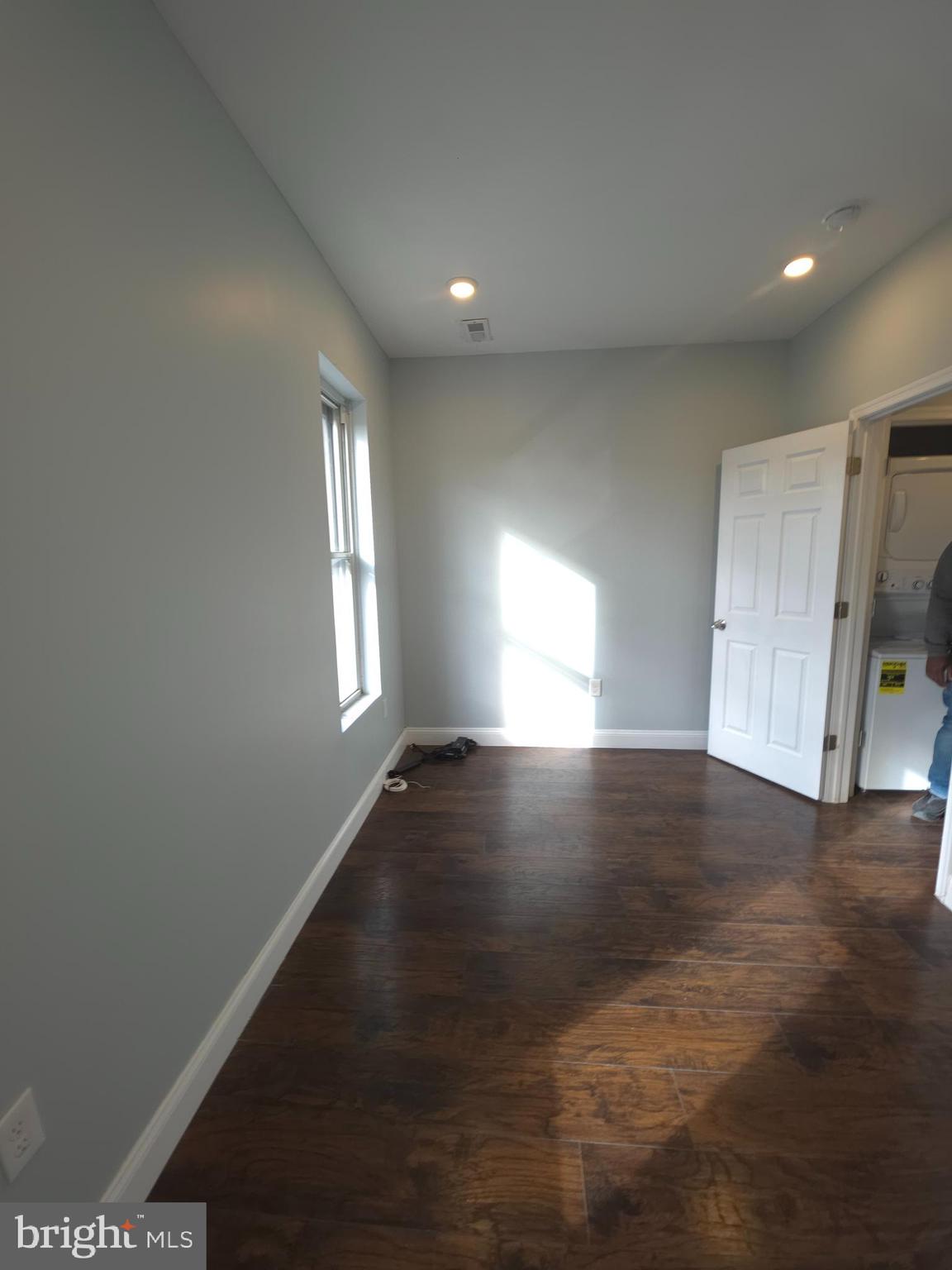 1135 W SOMERSET STREET 2