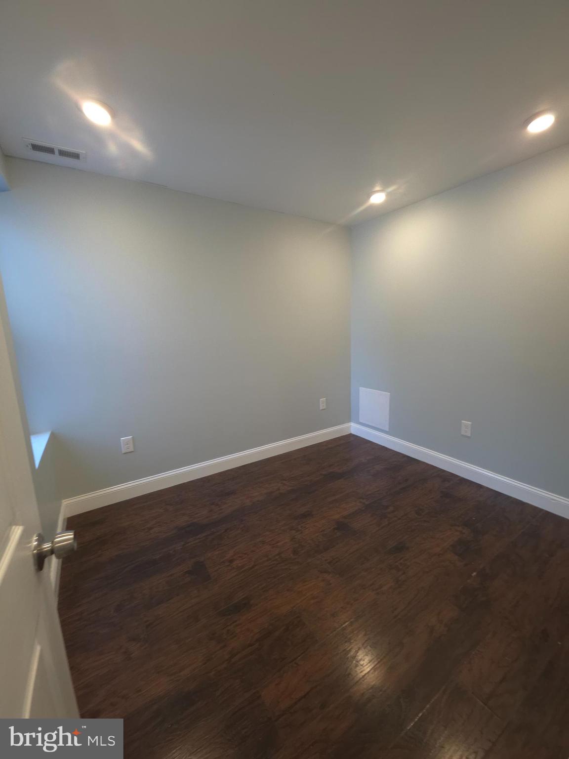 1135 W SOMERSET STREET 2