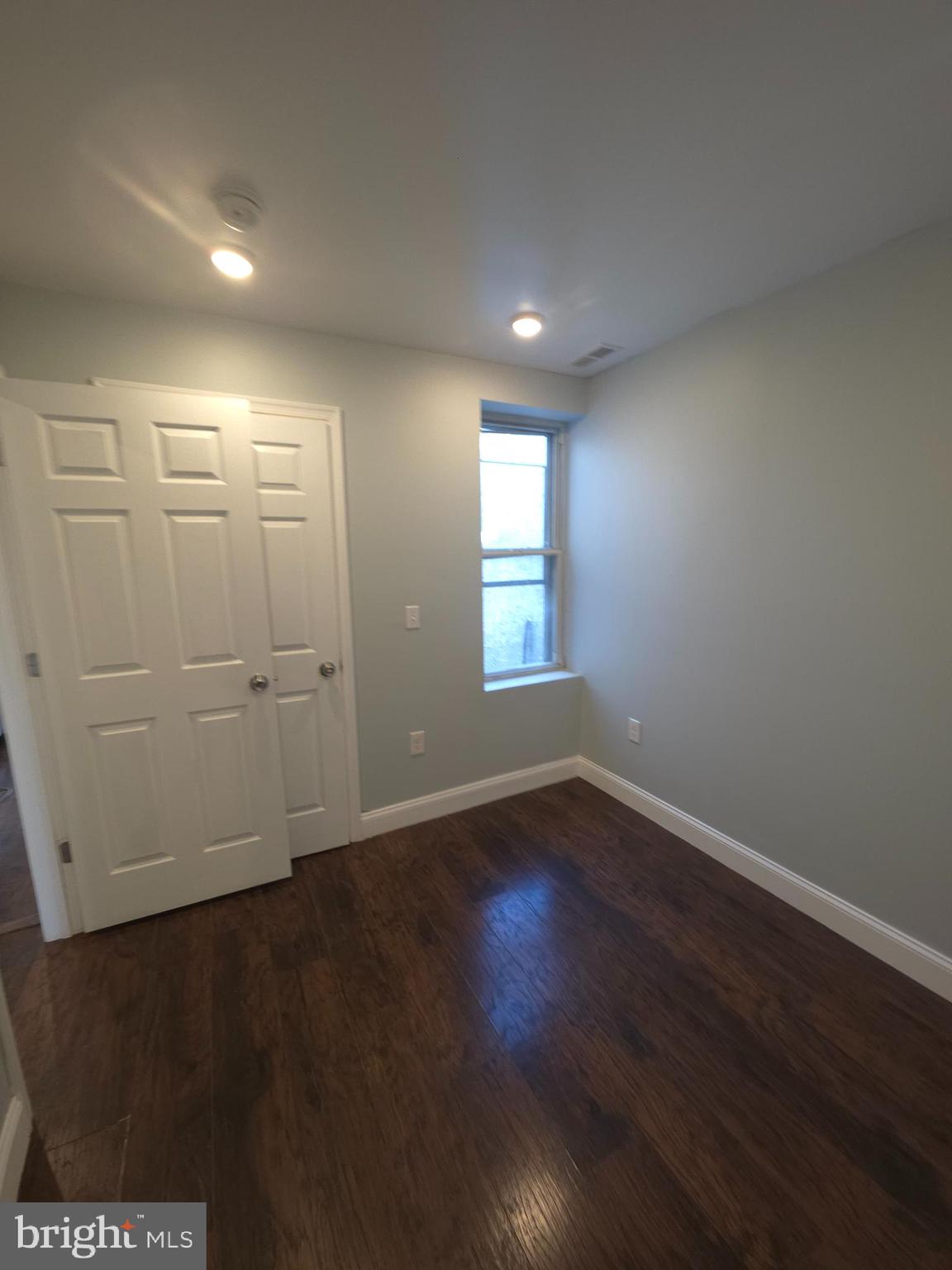 1135 W SOMERSET STREET 2