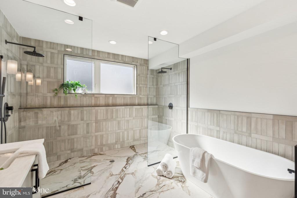 964 N 6TH STREET