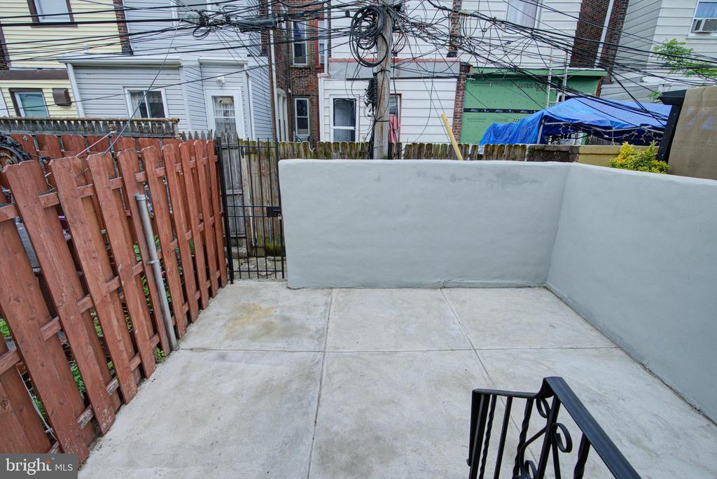 2878 CEDAR STREET
