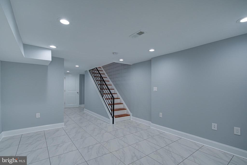 2878 CEDAR STREET