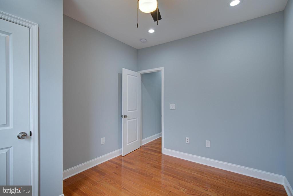2878 CEDAR STREET