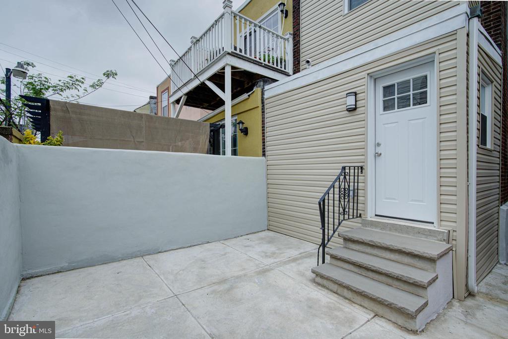 2878 CEDAR STREET