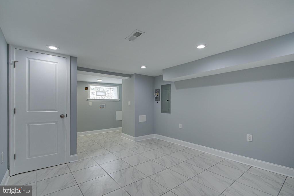 2878 CEDAR STREET