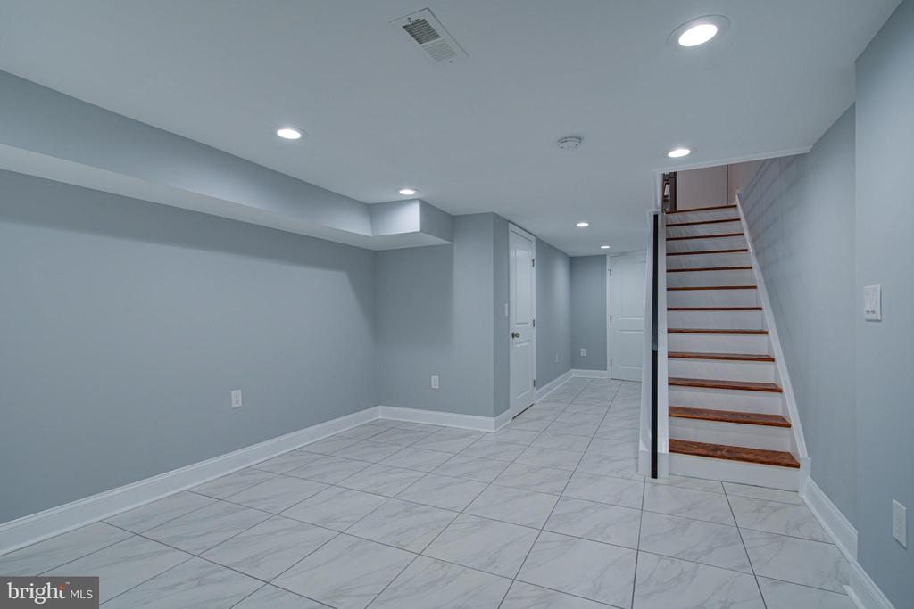 2878 CEDAR STREET