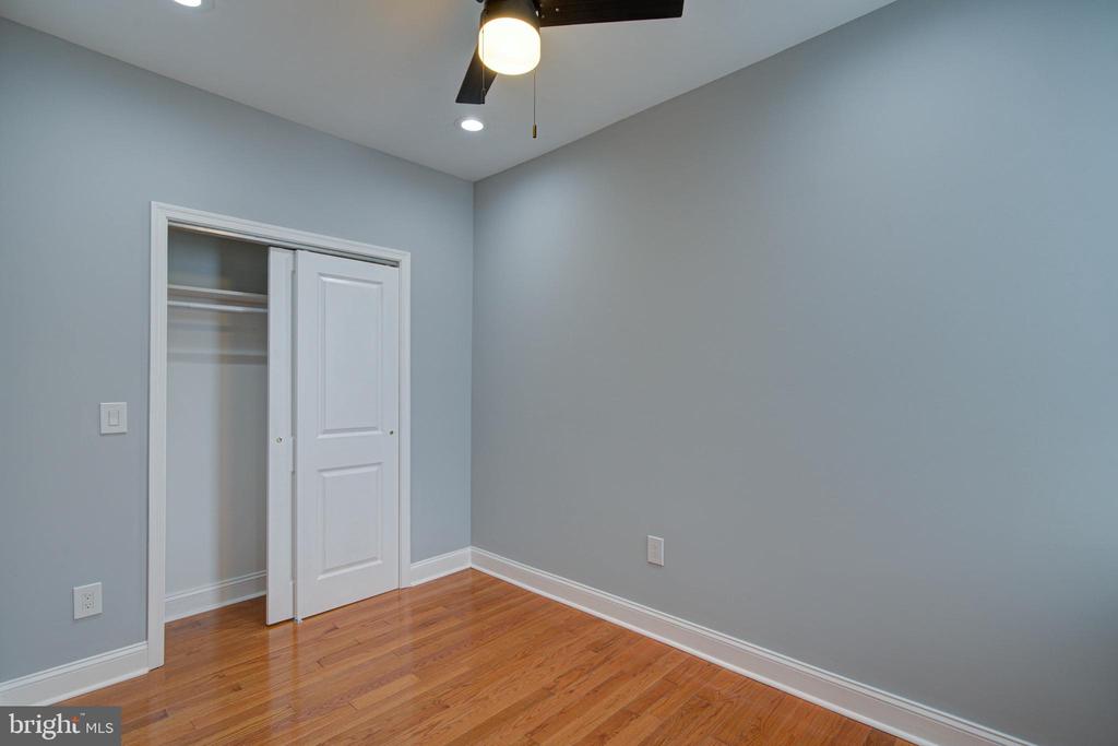 2878 CEDAR STREET