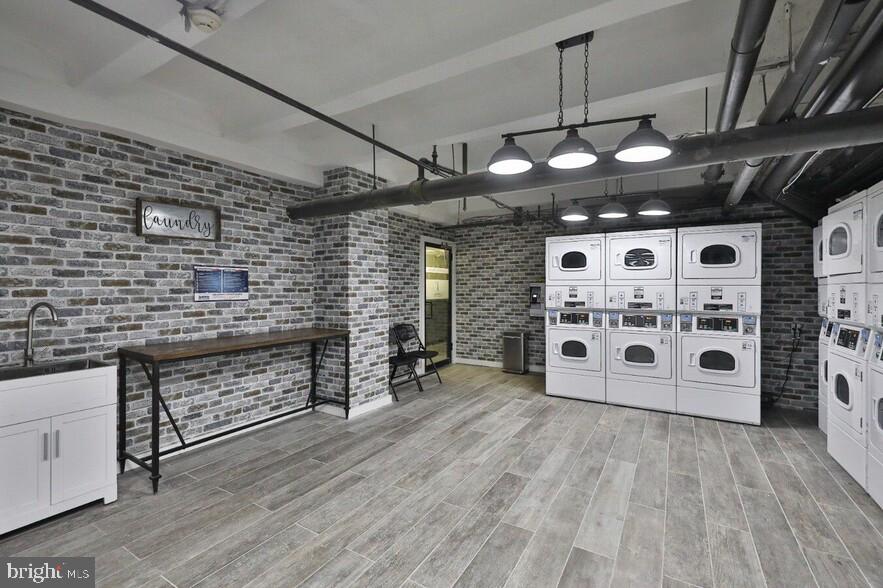 4247 LOCUST STREET 1B-805