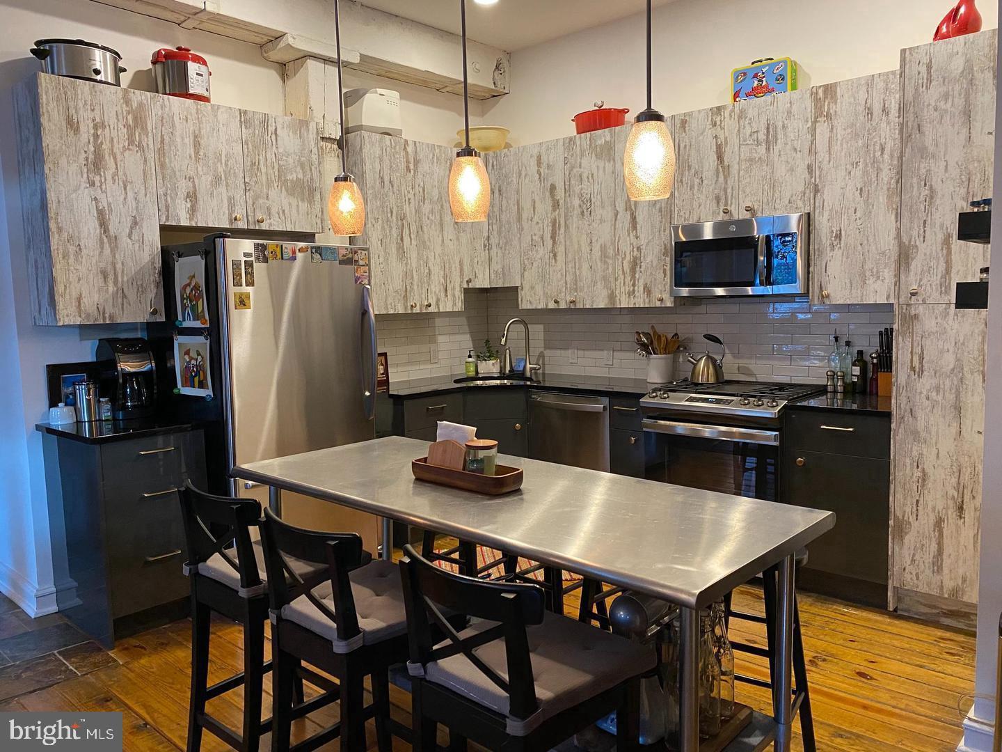 828 N HANCOCK STREET 2A