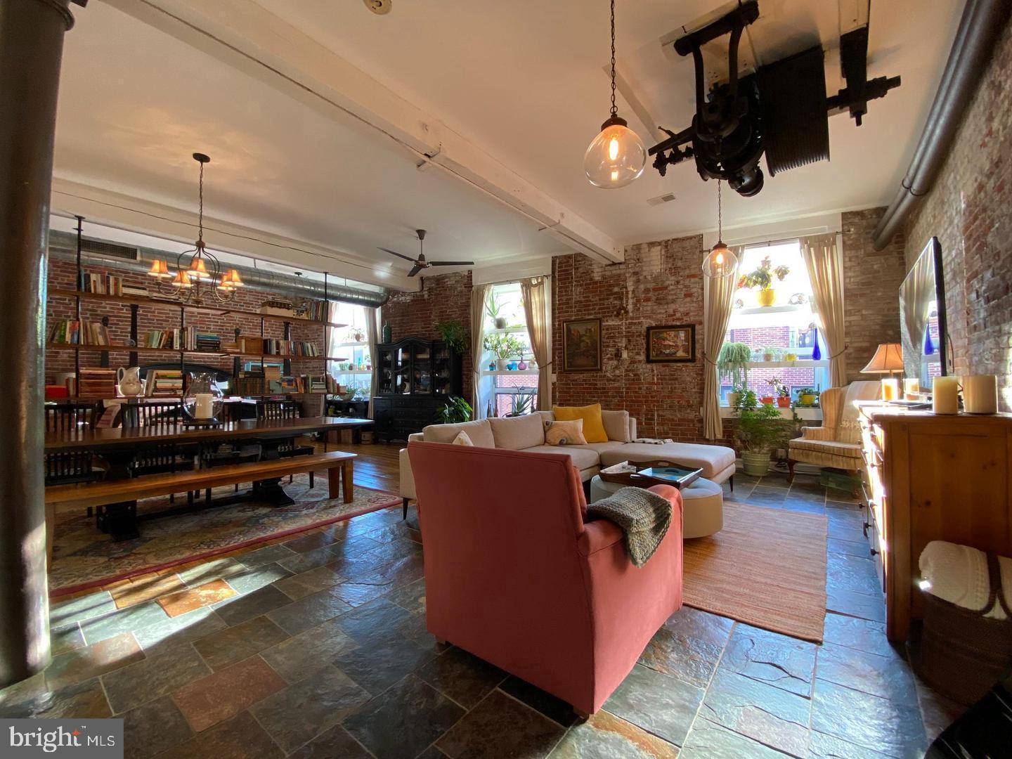 828 N HANCOCK STREET 2A