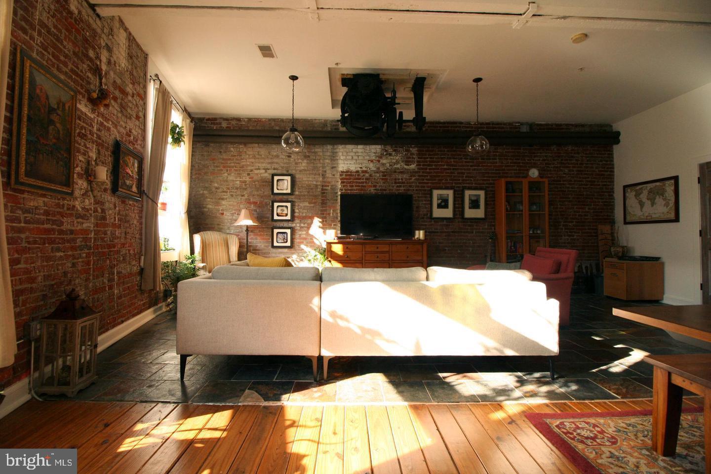 828 N HANCOCK STREET 2A