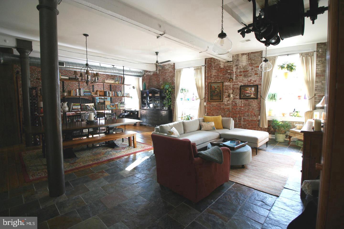 828 N HANCOCK STREET 2A