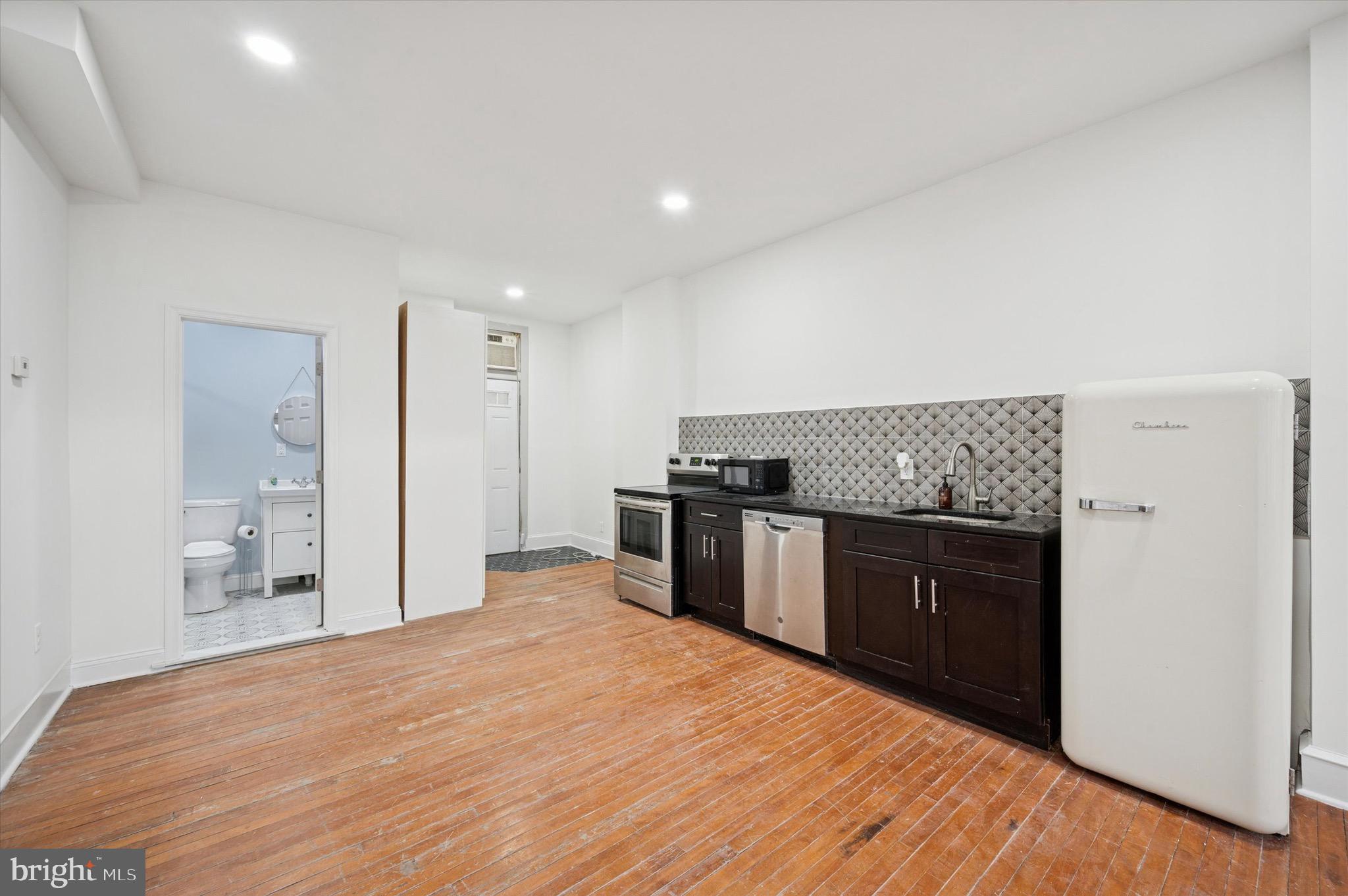 4645 UMBRIA STREET 1