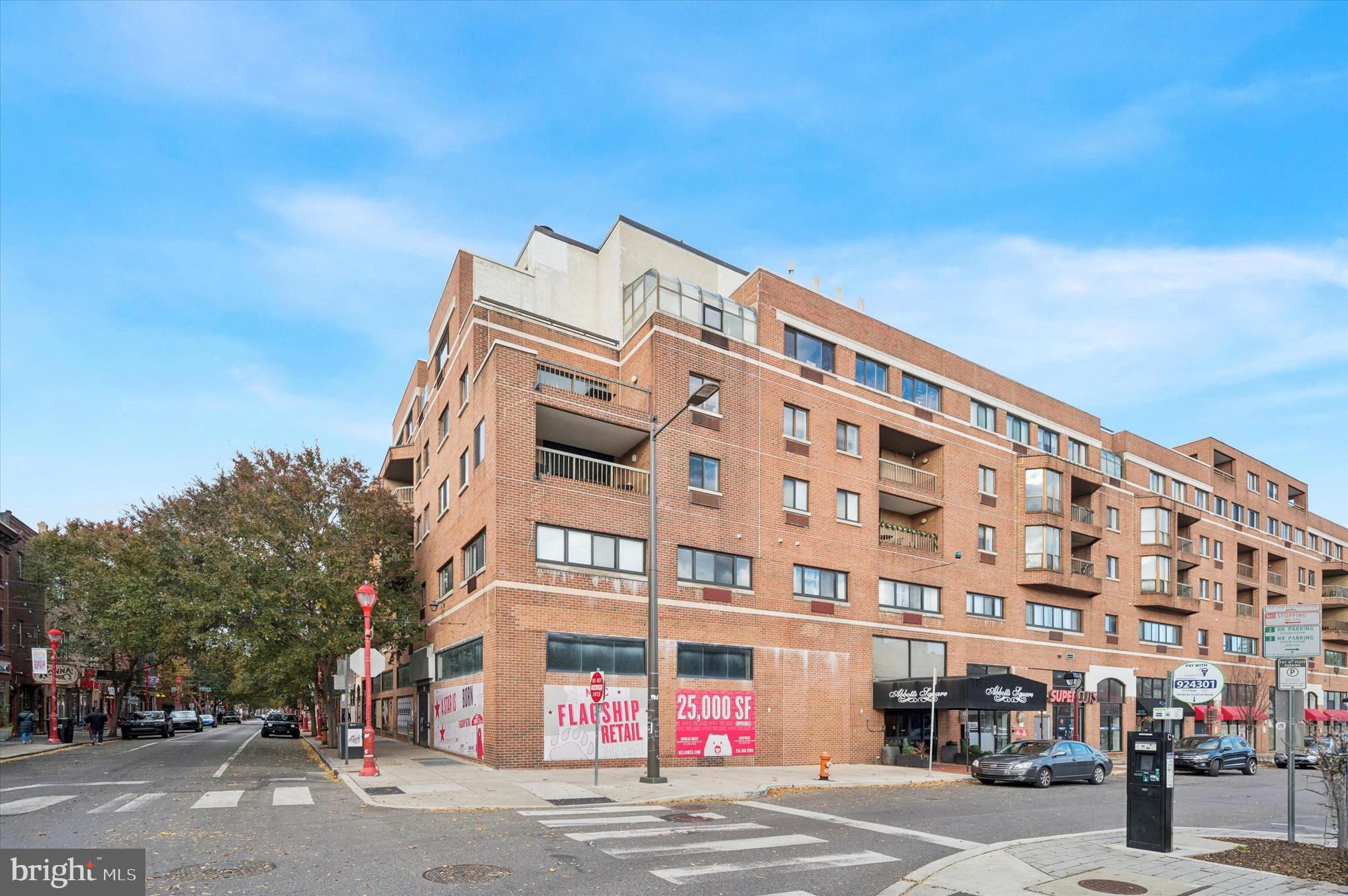 200 LOMBARD STREET 10 739