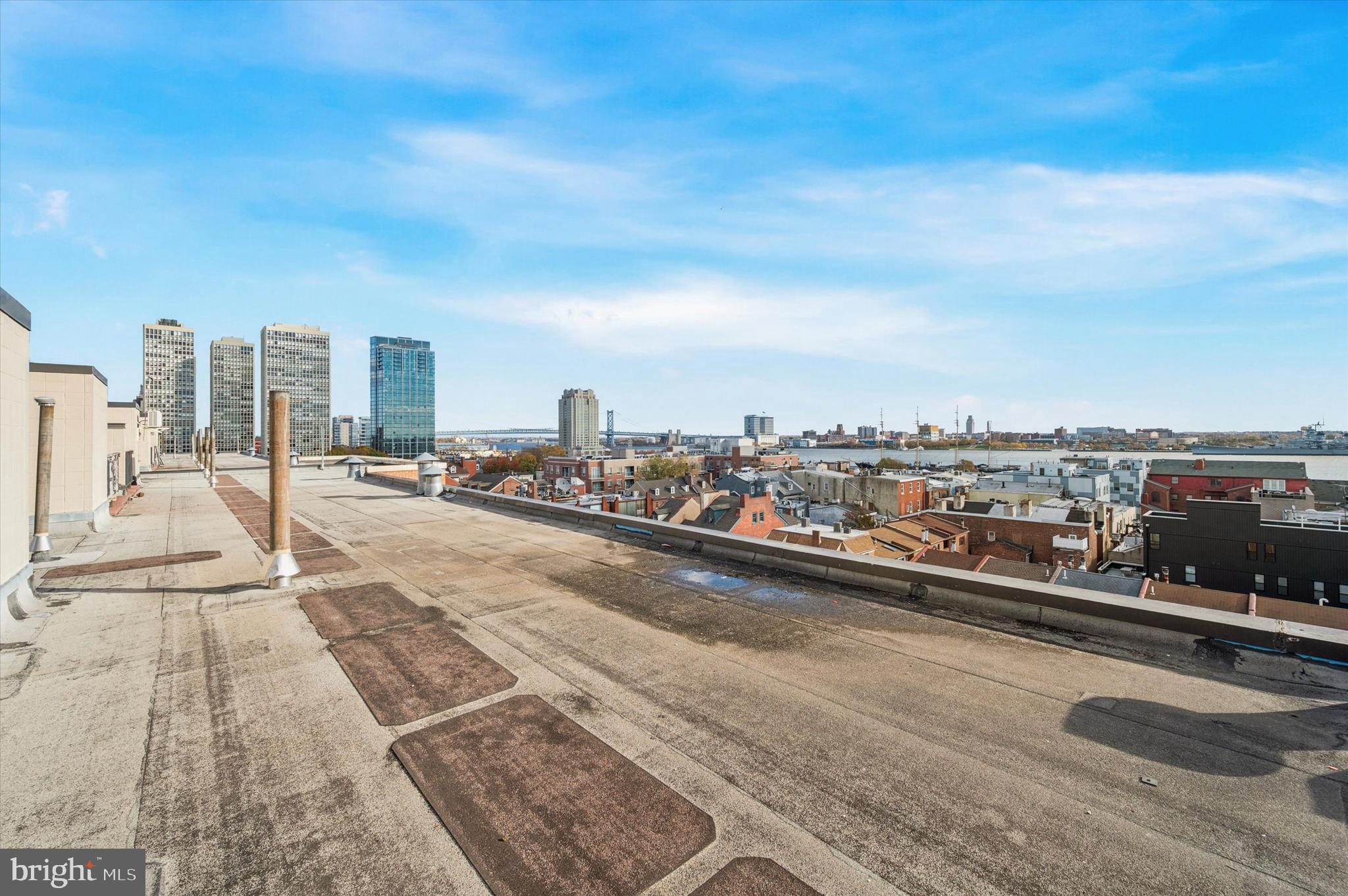 200 LOMBARD STREET 10 739