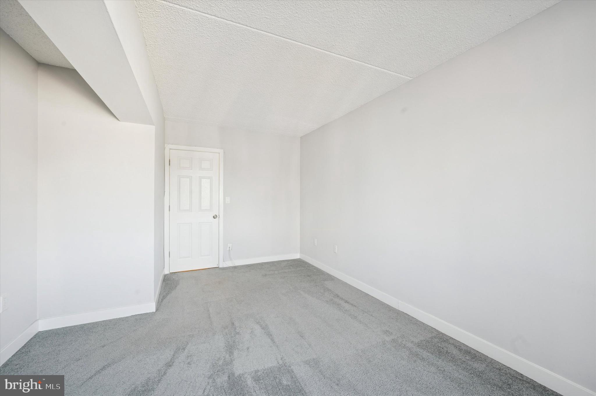 200 LOMBARD STREET 10 739