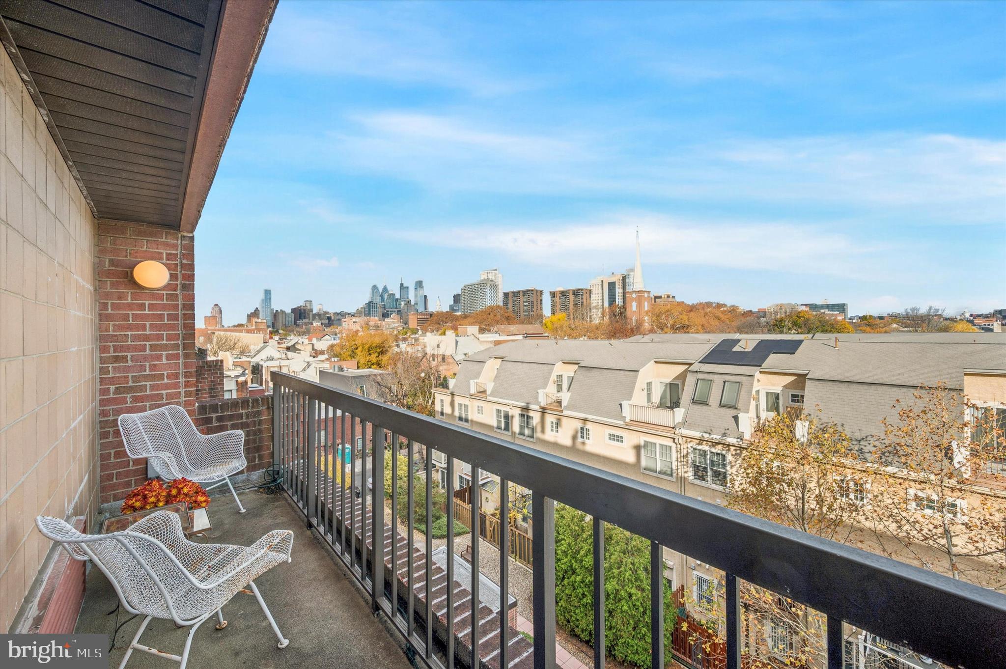 200 LOMBARD STREET 10 739