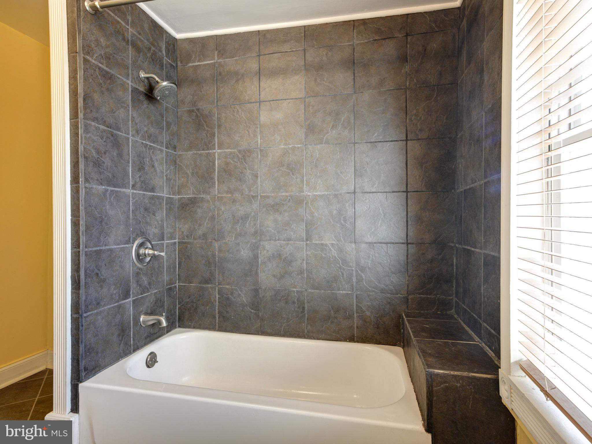 3258 LIVINGSTON STREET