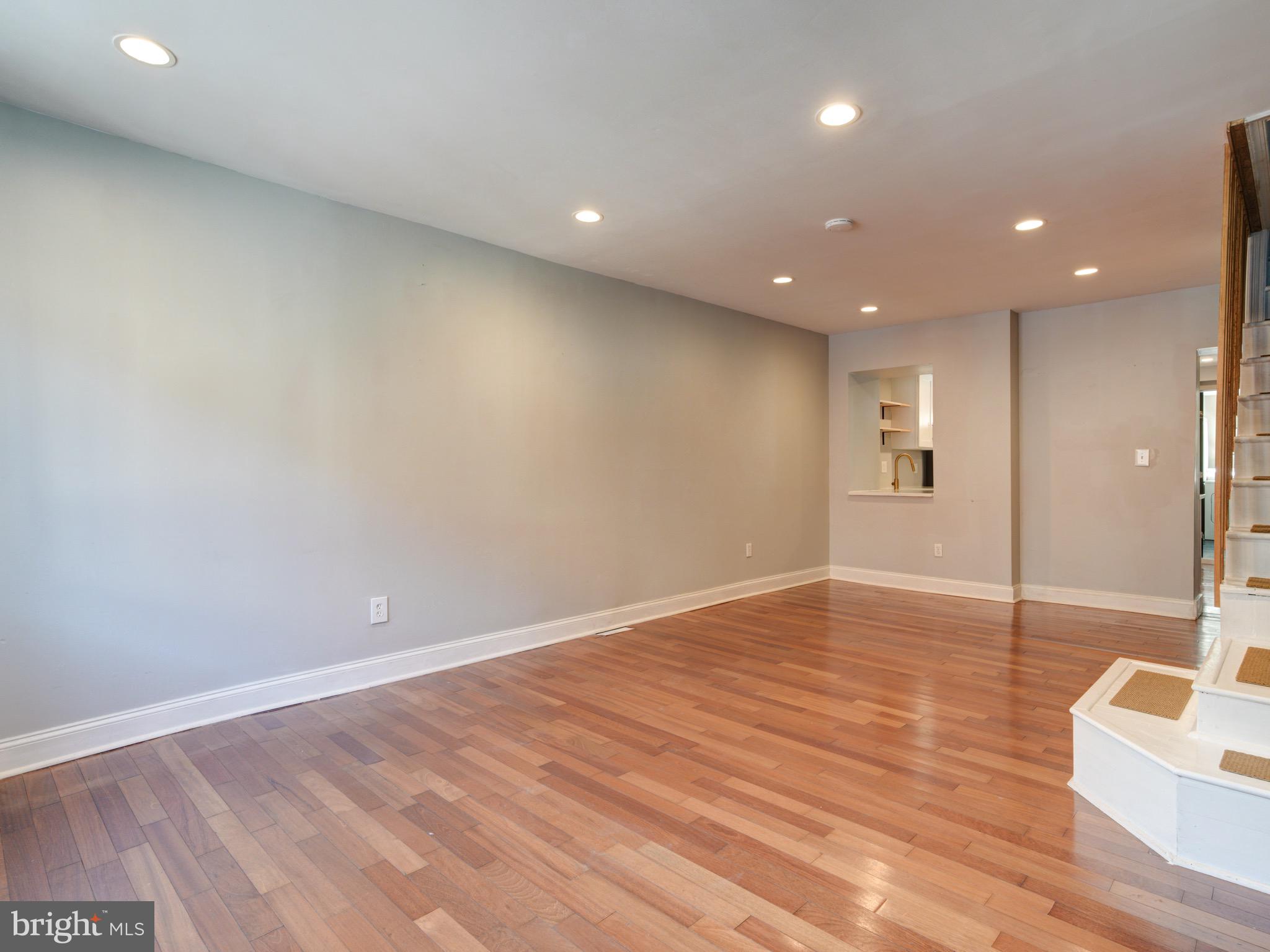 3258 LIVINGSTON STREET