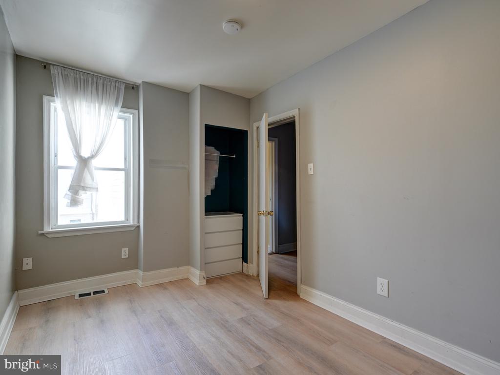 3258 LIVINGSTON STREET