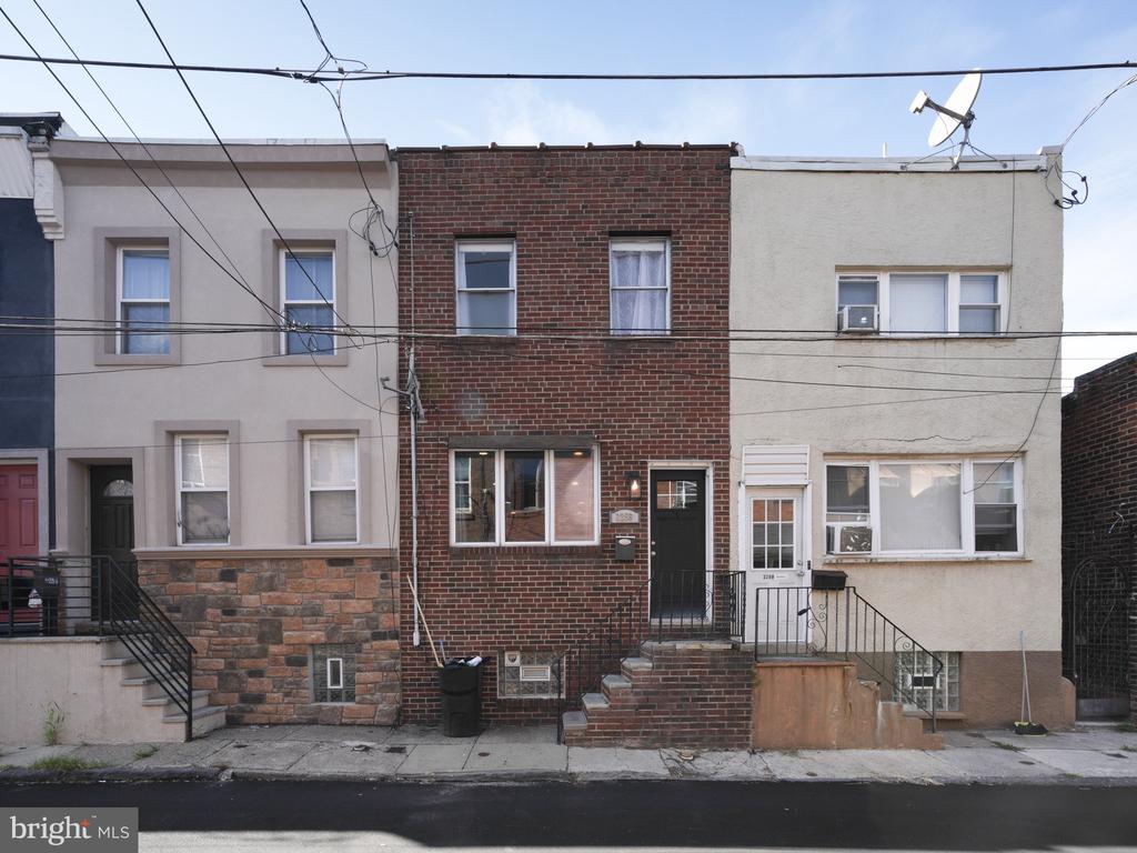 3258 LIVINGSTON STREET
