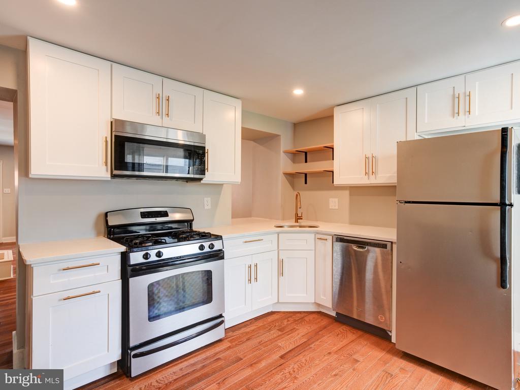 3258 LIVINGSTON STREET