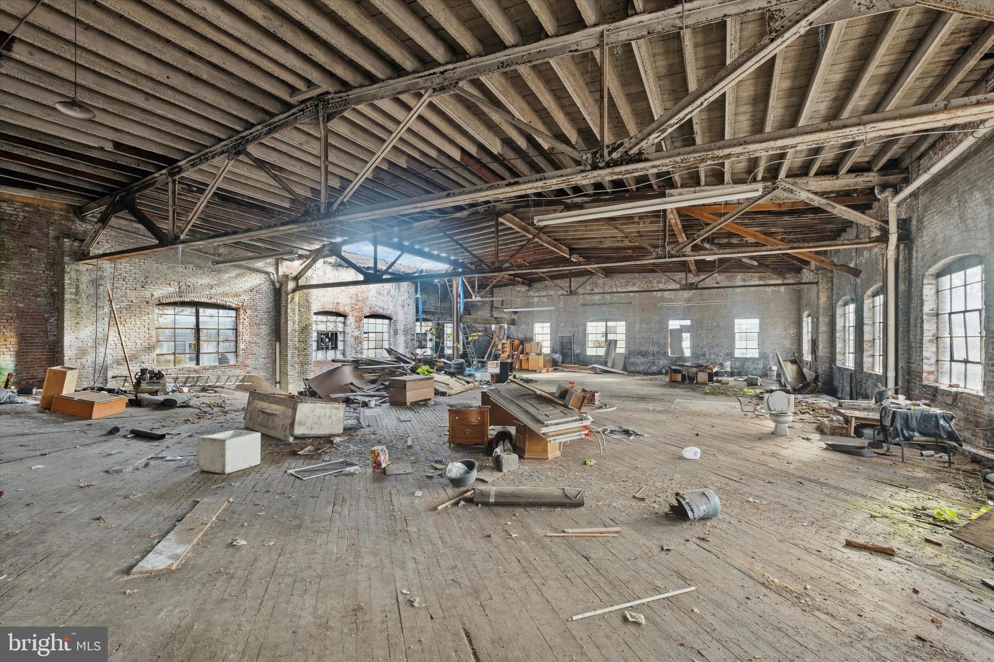 2001 N 19TH STREET 17