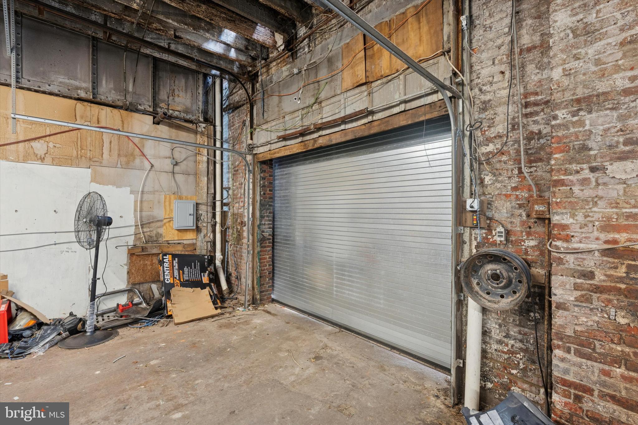 2001 N 19TH STREET 17