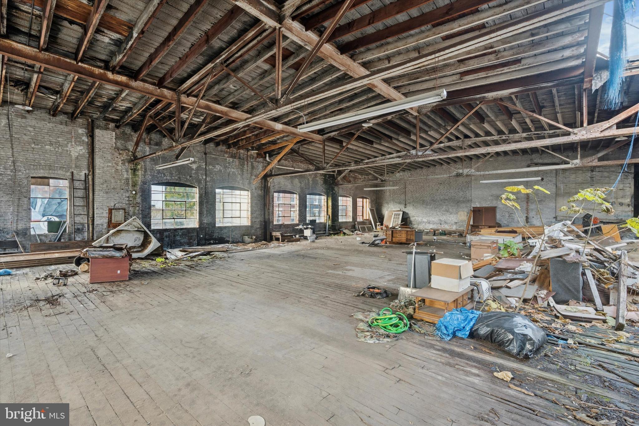 2001 N 19TH STREET 17