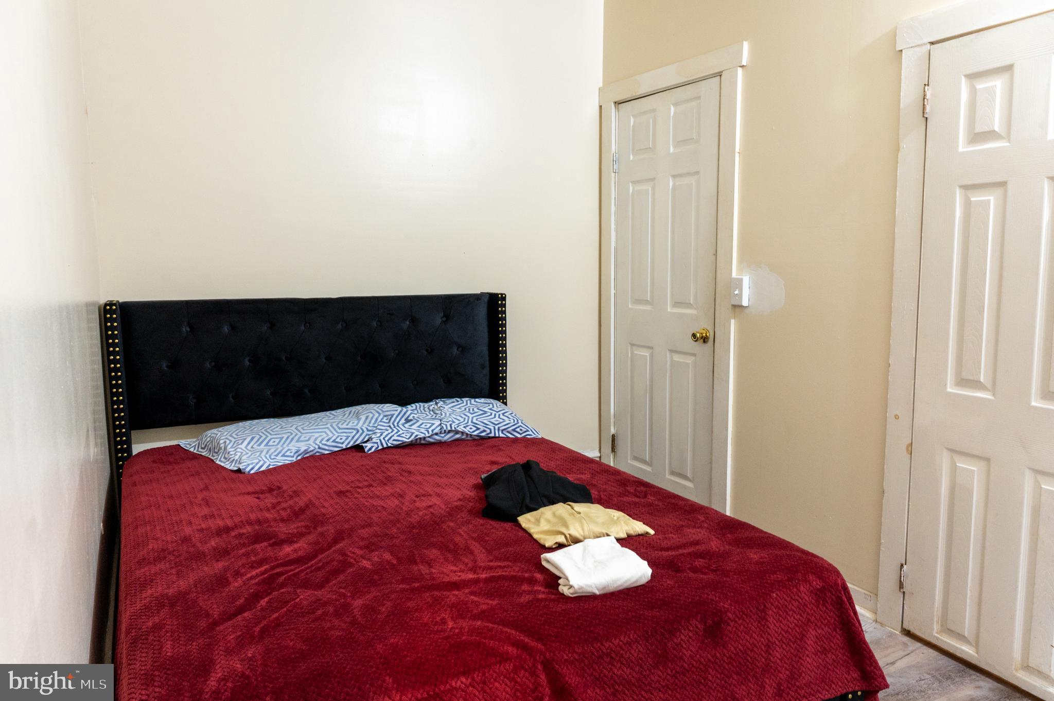 835 E CHELTEN AVENUE