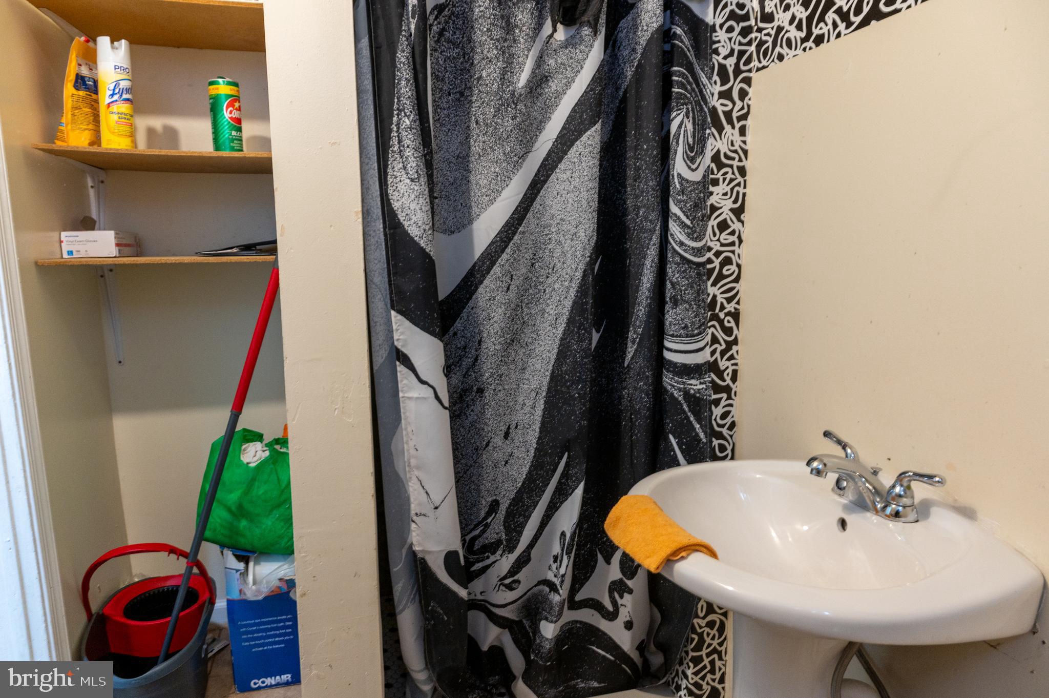 835 E CHELTEN AVENUE