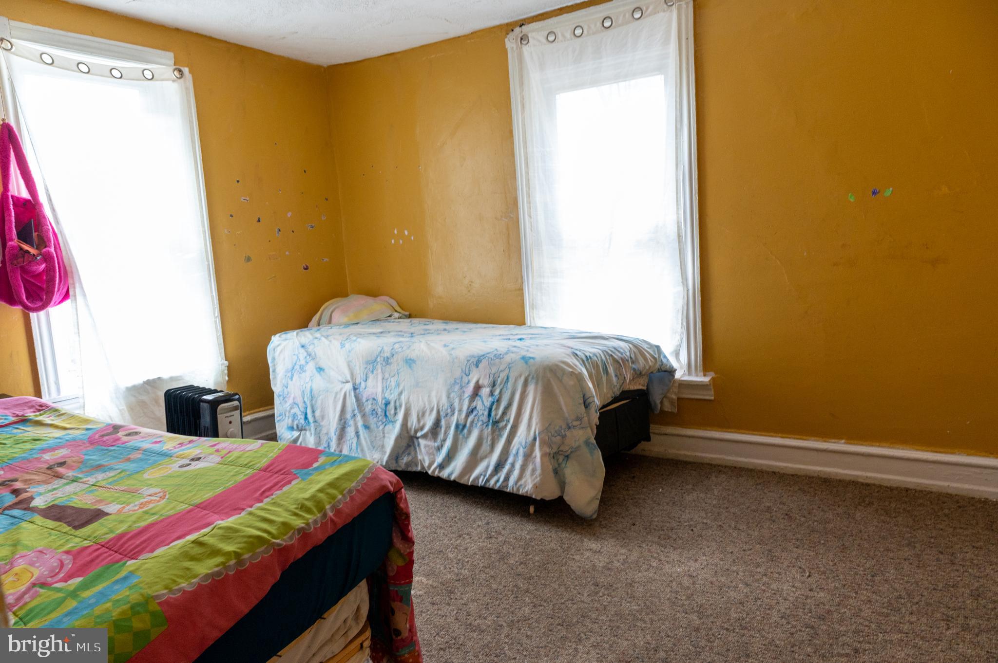 835 E CHELTEN AVENUE