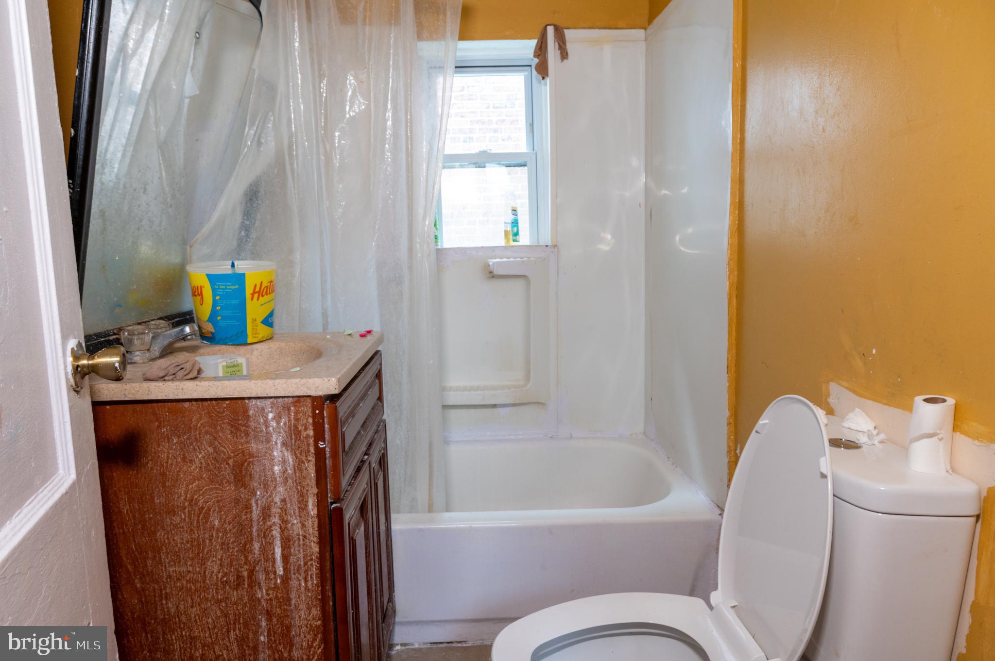 835 E CHELTEN AVENUE