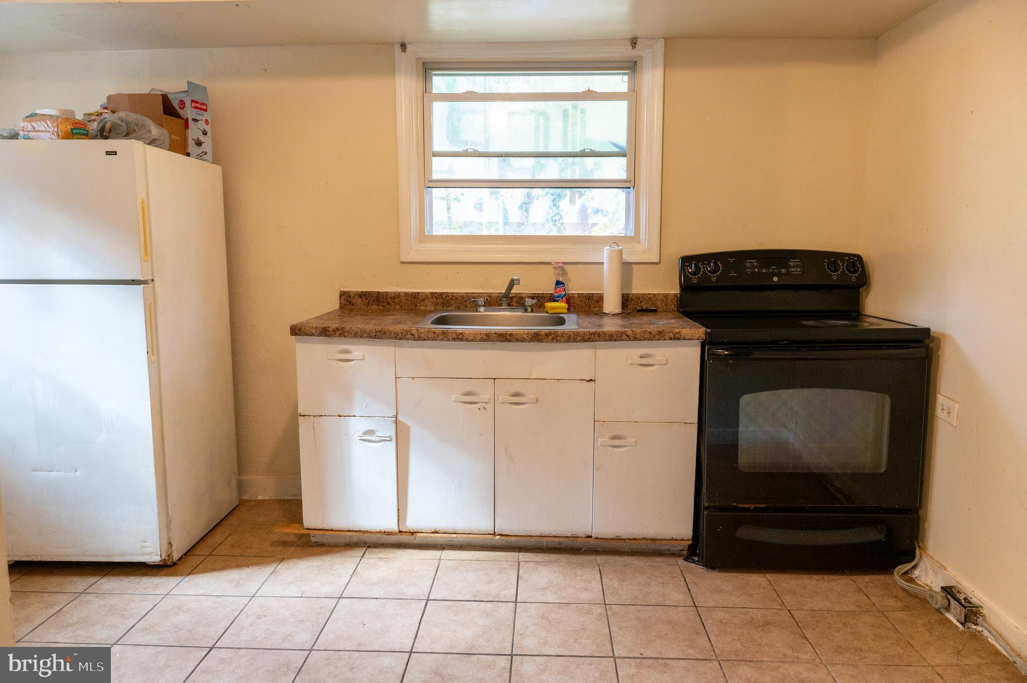 835 E CHELTEN AVENUE