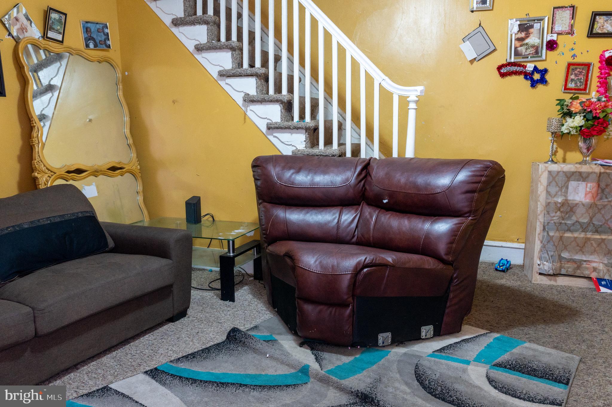 835 E CHELTEN AVENUE